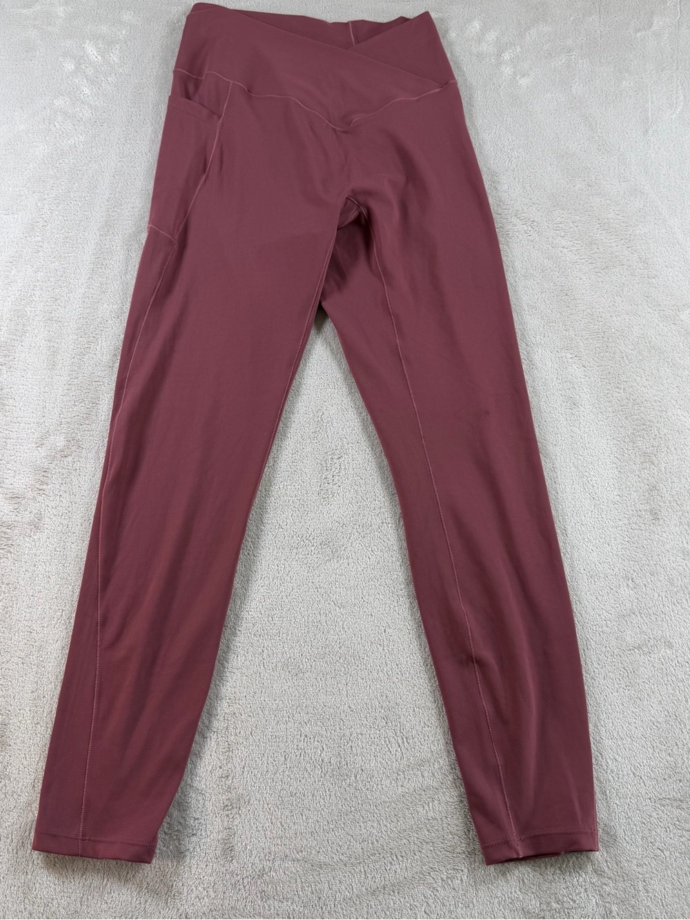 Halara Womens Cloudful Crossover Leggings Size M 7/8 Burgundy Pockets Read